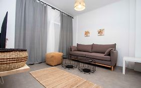 Theodor Cozy Apartment